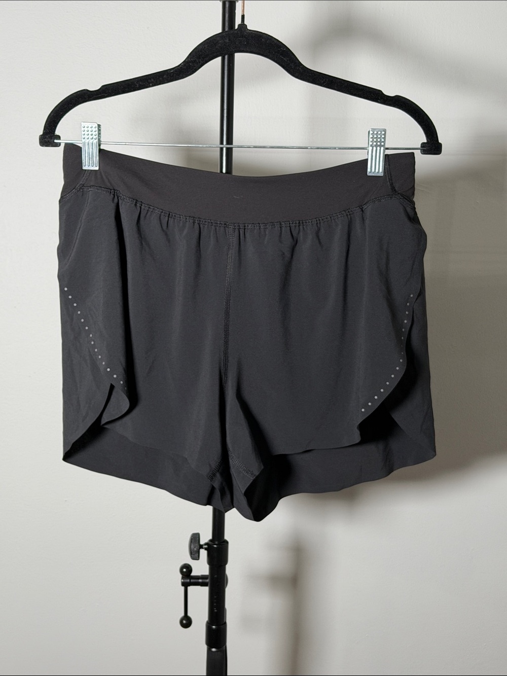 NWOT New Lululemon Fast and Free High-Rise Classic-Fit Split Short 3" Black - Picture 5 of 7
